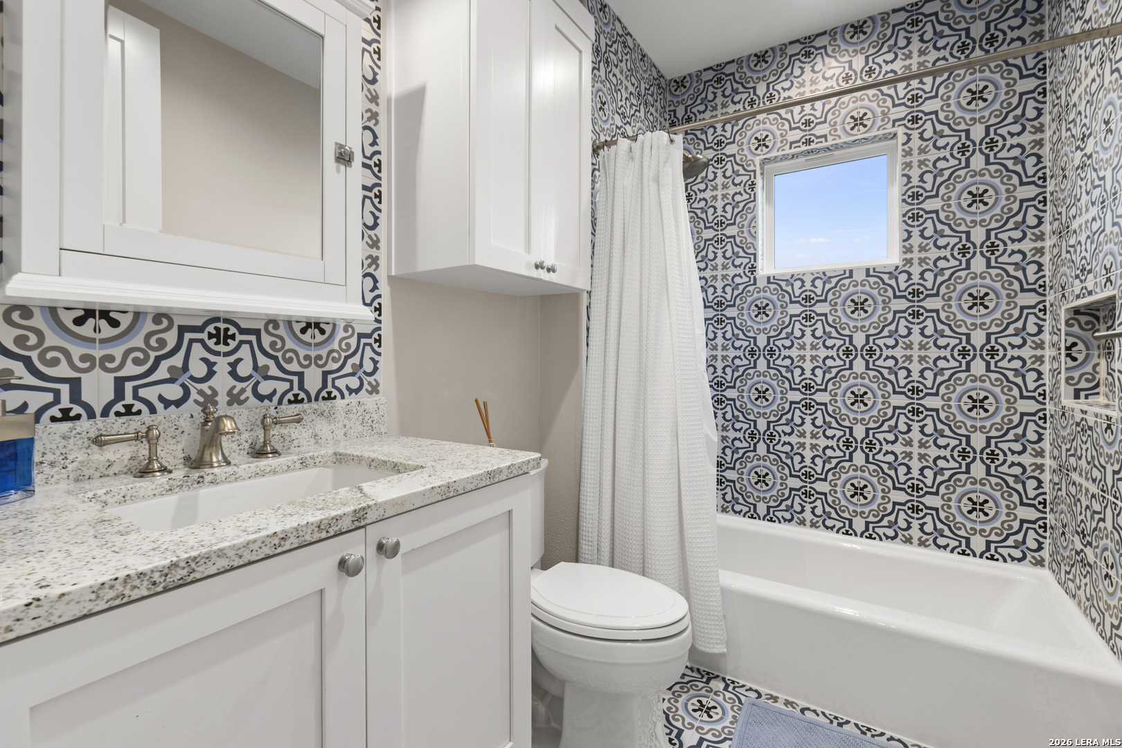 1025 GARRATY RD, Terrell Hills, TX 78209