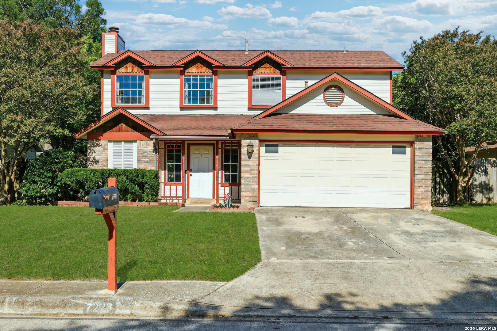 7223 Pine Br