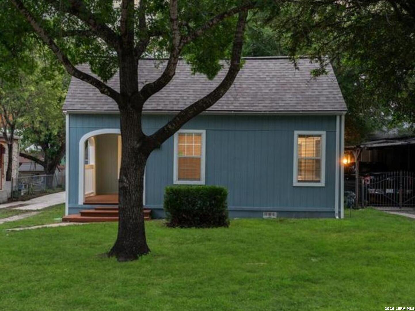 1806 Mistletoe Ave Listing Cover Image
