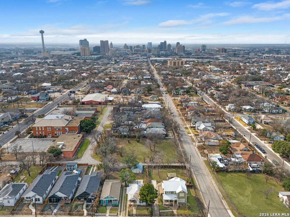 1038 Dawson St Listing Cover Image