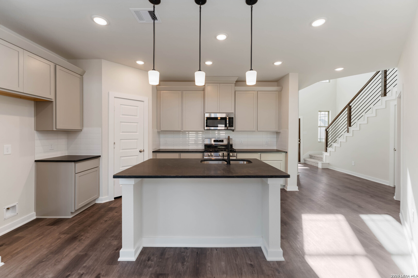 6110 QUIET OAK PL, San Antonio, TX 78219