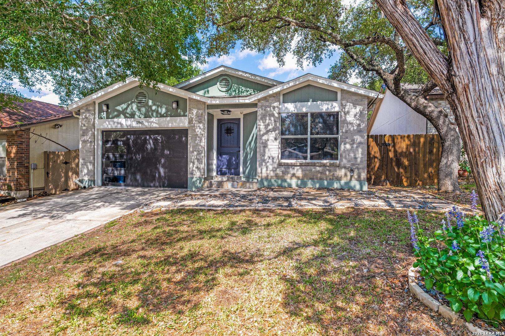 12915 Hunters Moon Listing Cover Image