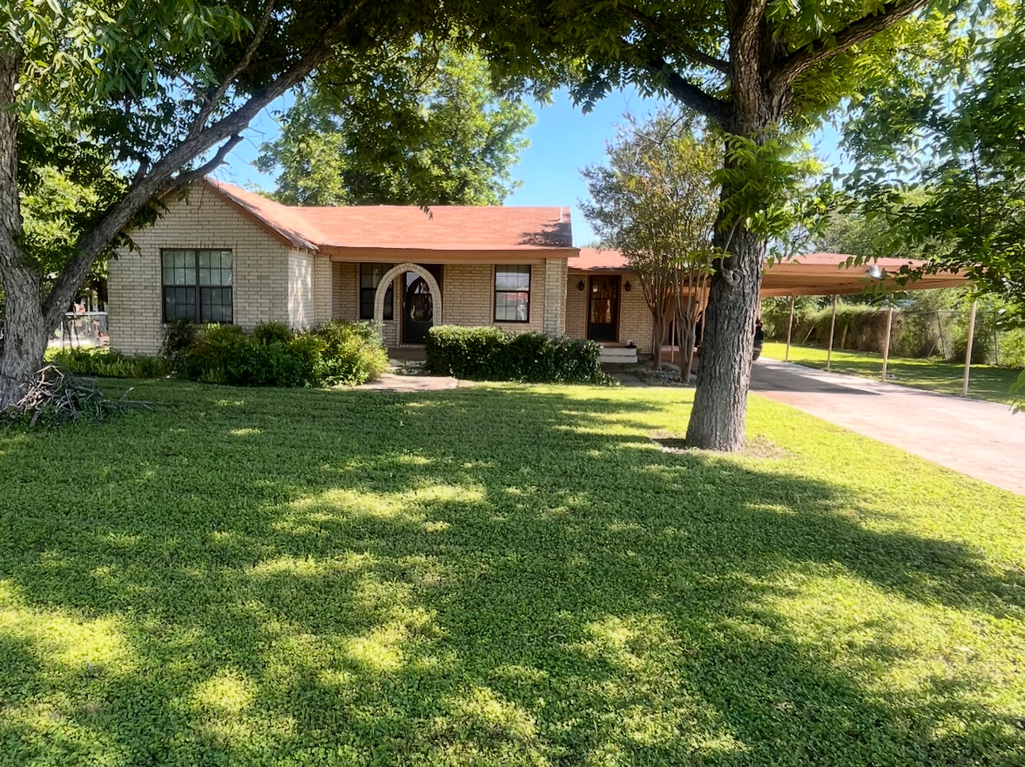 13544 Ih 35 Listing Cover Image