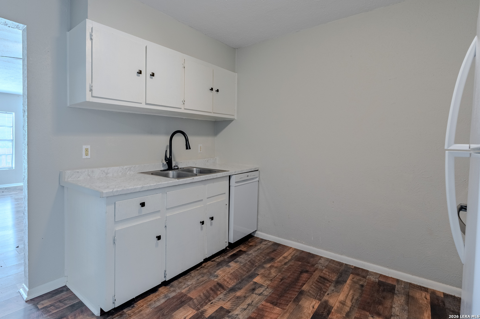 732 W ALICE AVE, photo 9