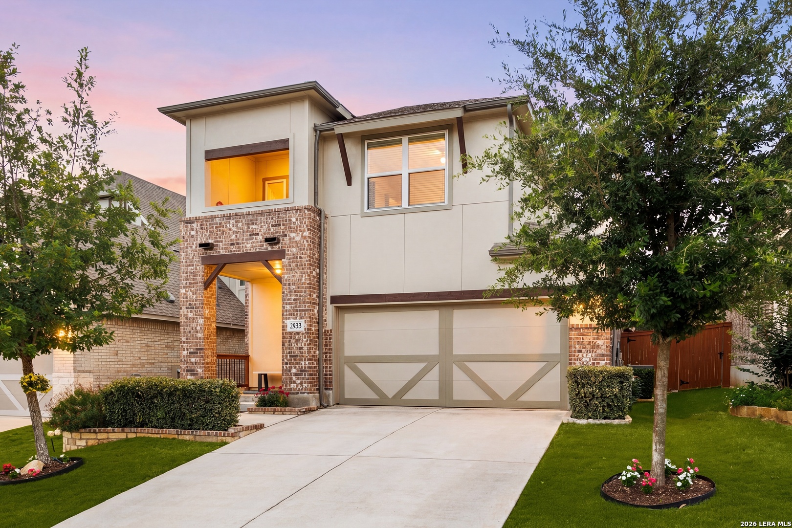 2055 Cowan Dr