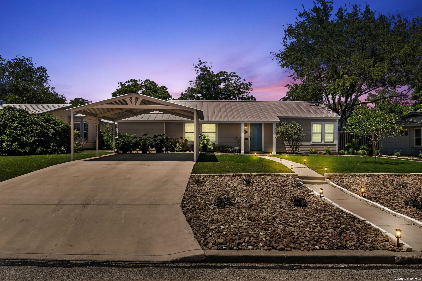 237 Wellesley Blvd Listing Cover Image