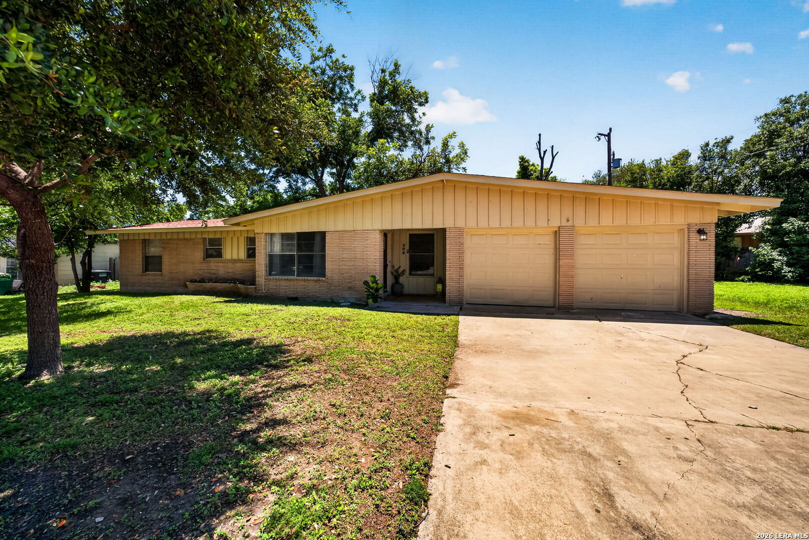 206 Enchanted Dr
