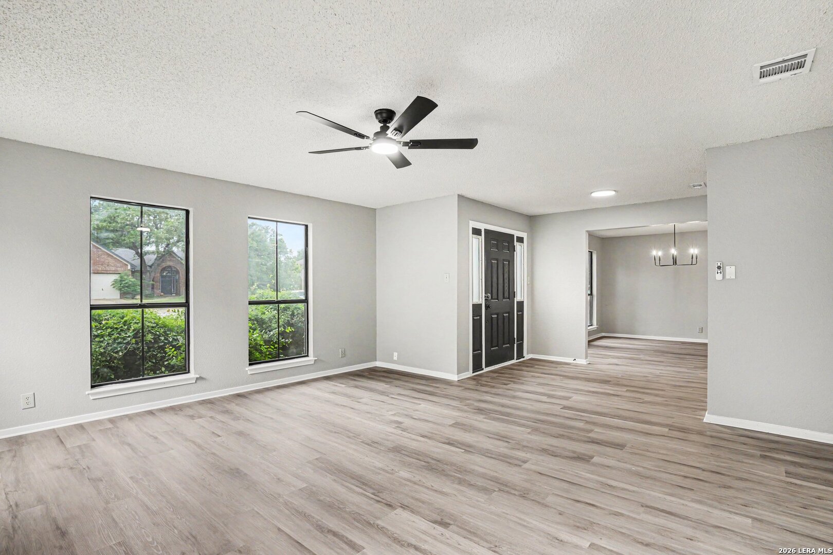 18030 Summer Knoll Dr, San Antonio, TX 78258