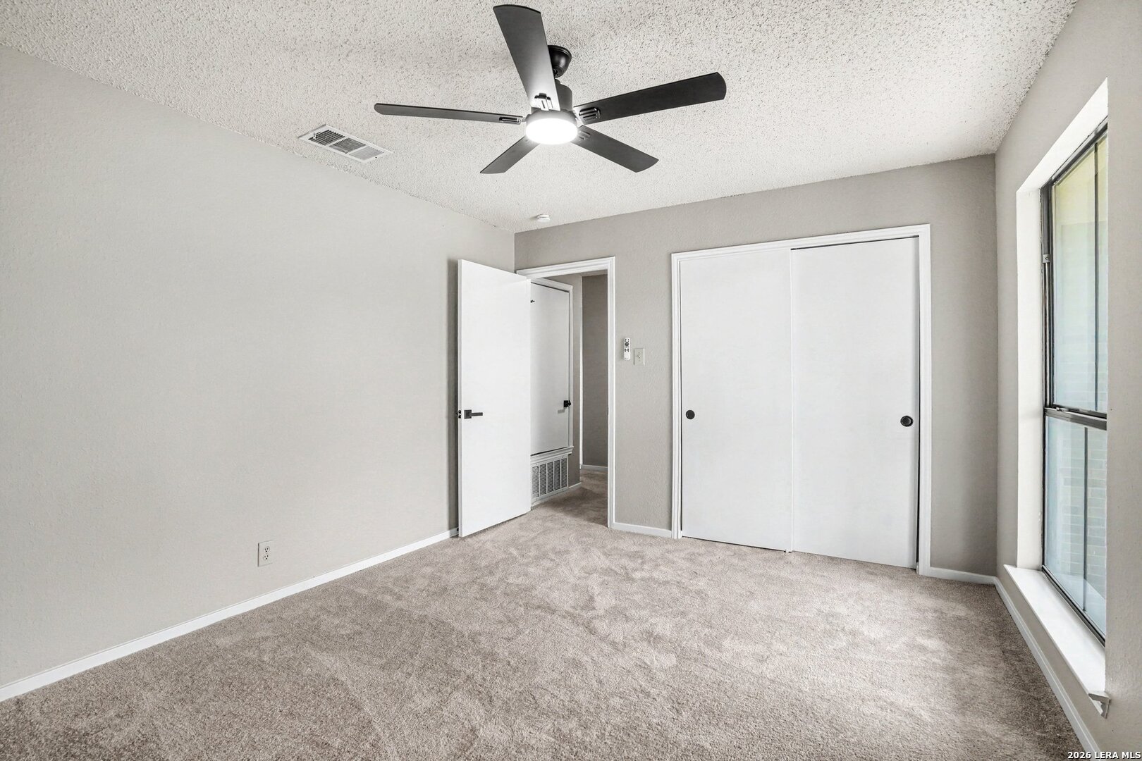 18030 Summer Knoll Dr, San Antonio, TX 78258