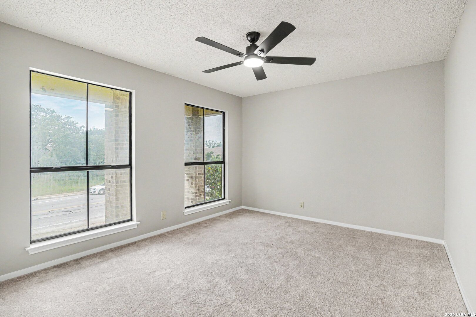 18030 Summer Knoll Dr, San Antonio, TX 78258