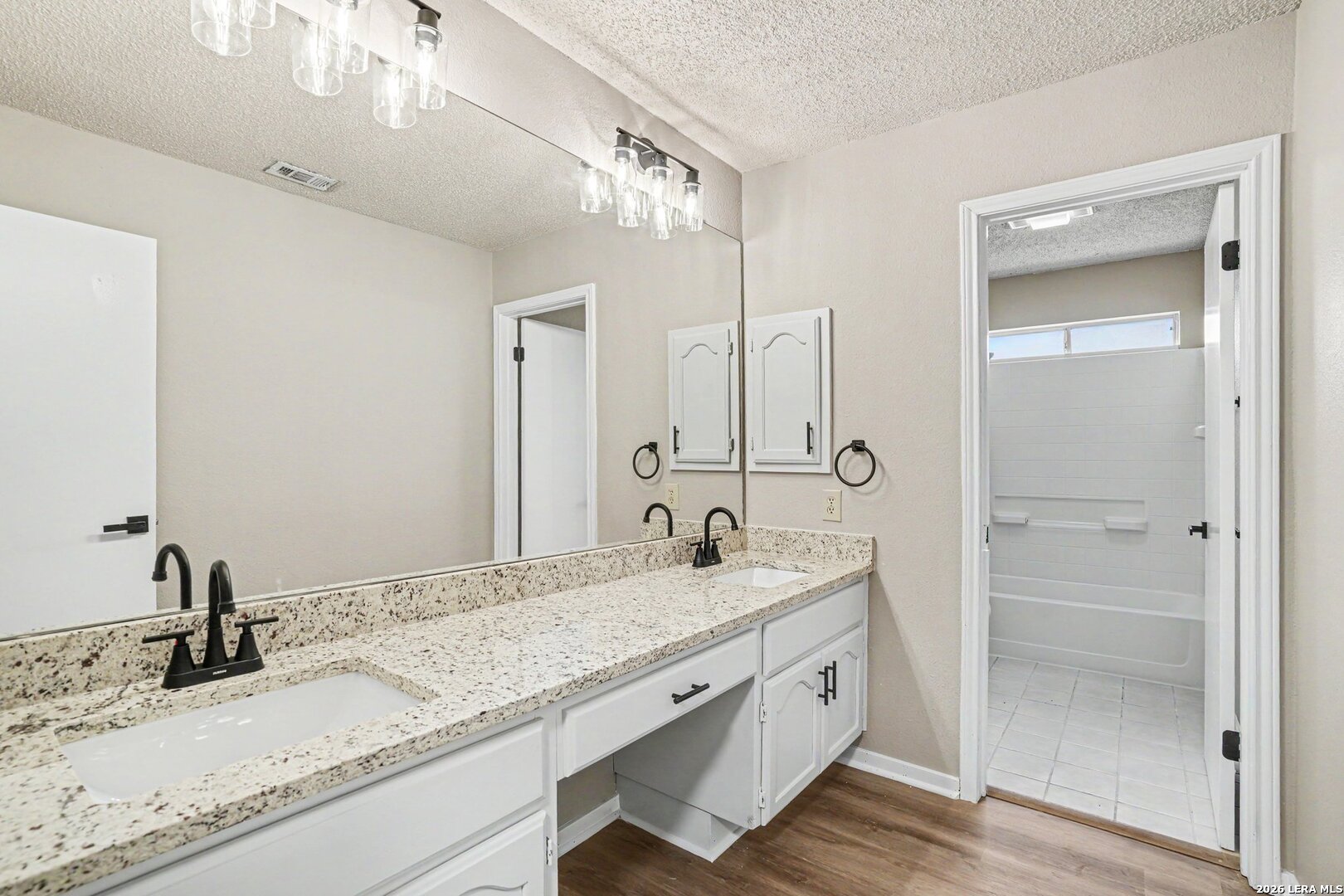 18030 Summer Knoll Dr, San Antonio, TX 78258