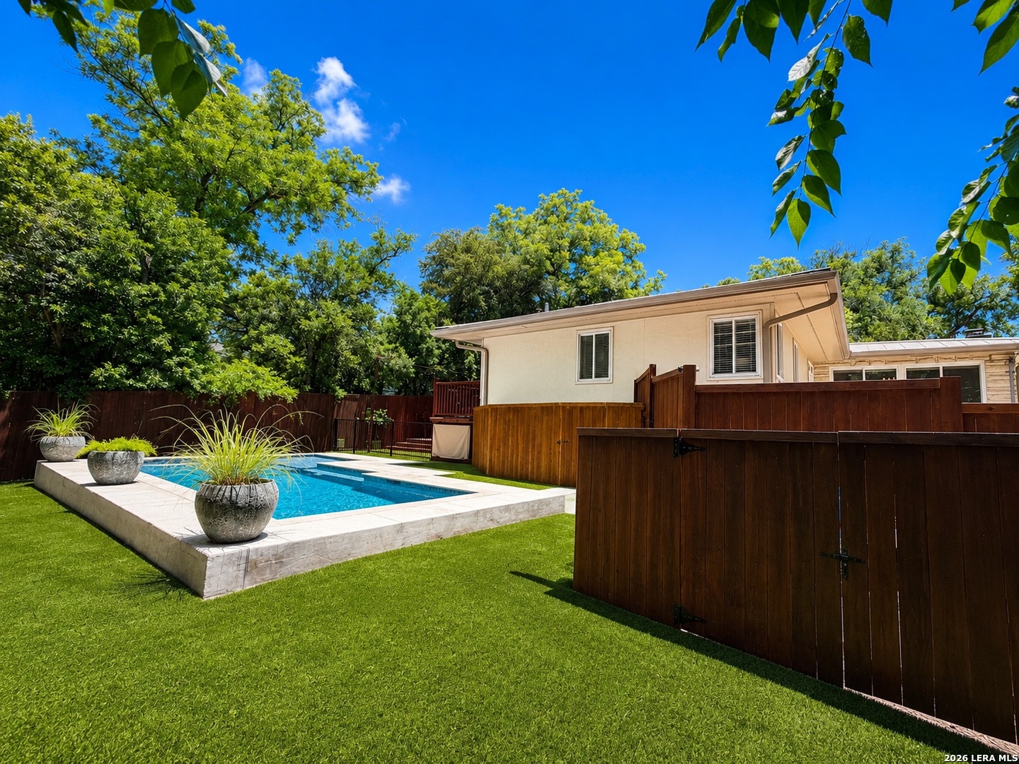 109 Zambrano Rd, Terrell Hills, TX 78209