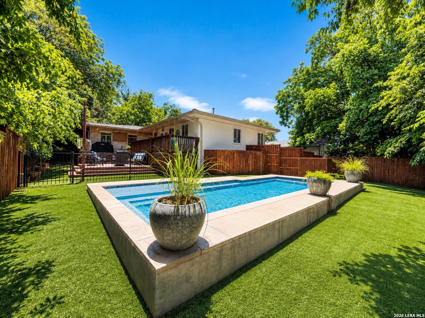 109 Zambrano Rd, Terrell Hills, TX 78209