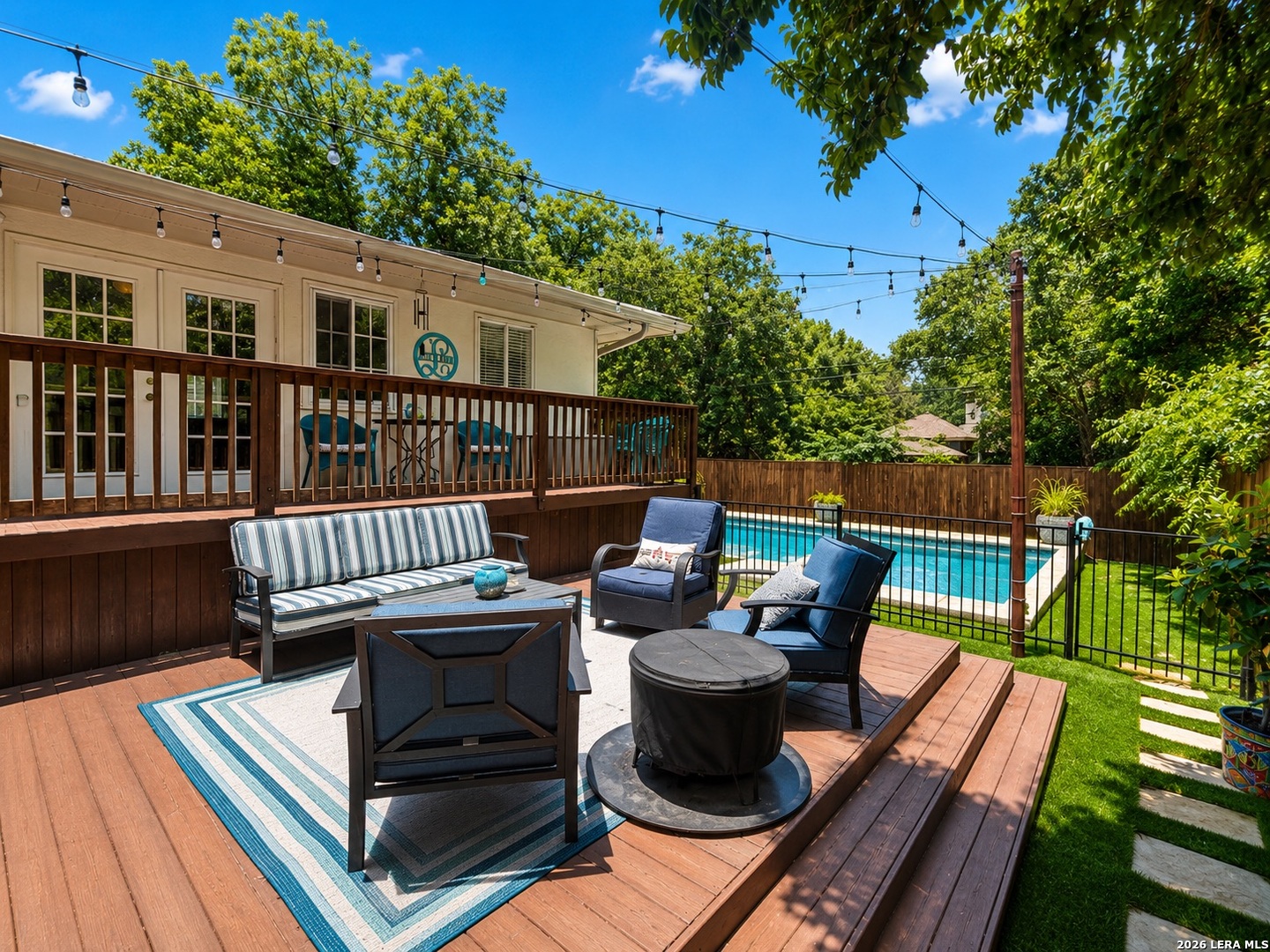 109 Zambrano Rd, Terrell Hills, TX 78209