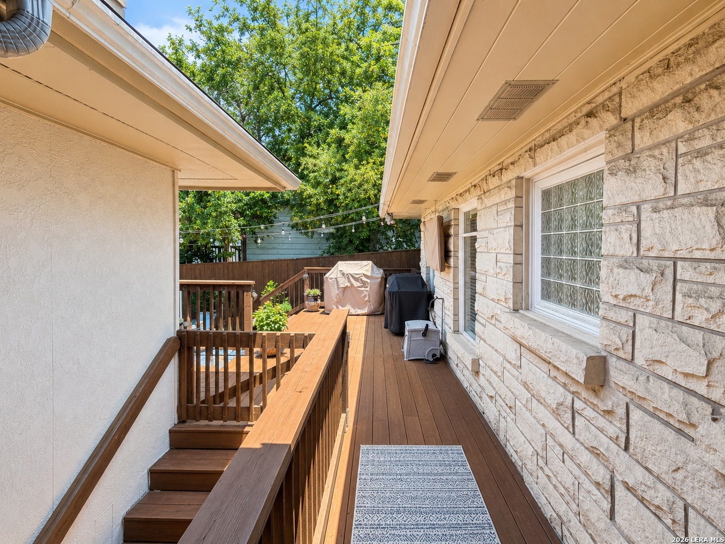 109 Zambrano Rd, Terrell Hills, TX 78209