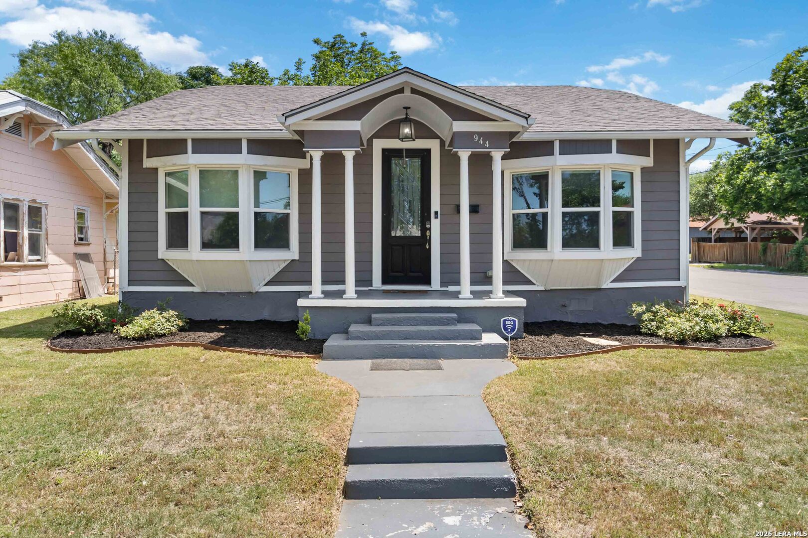 944 Fulton Ave Listing Cover Image