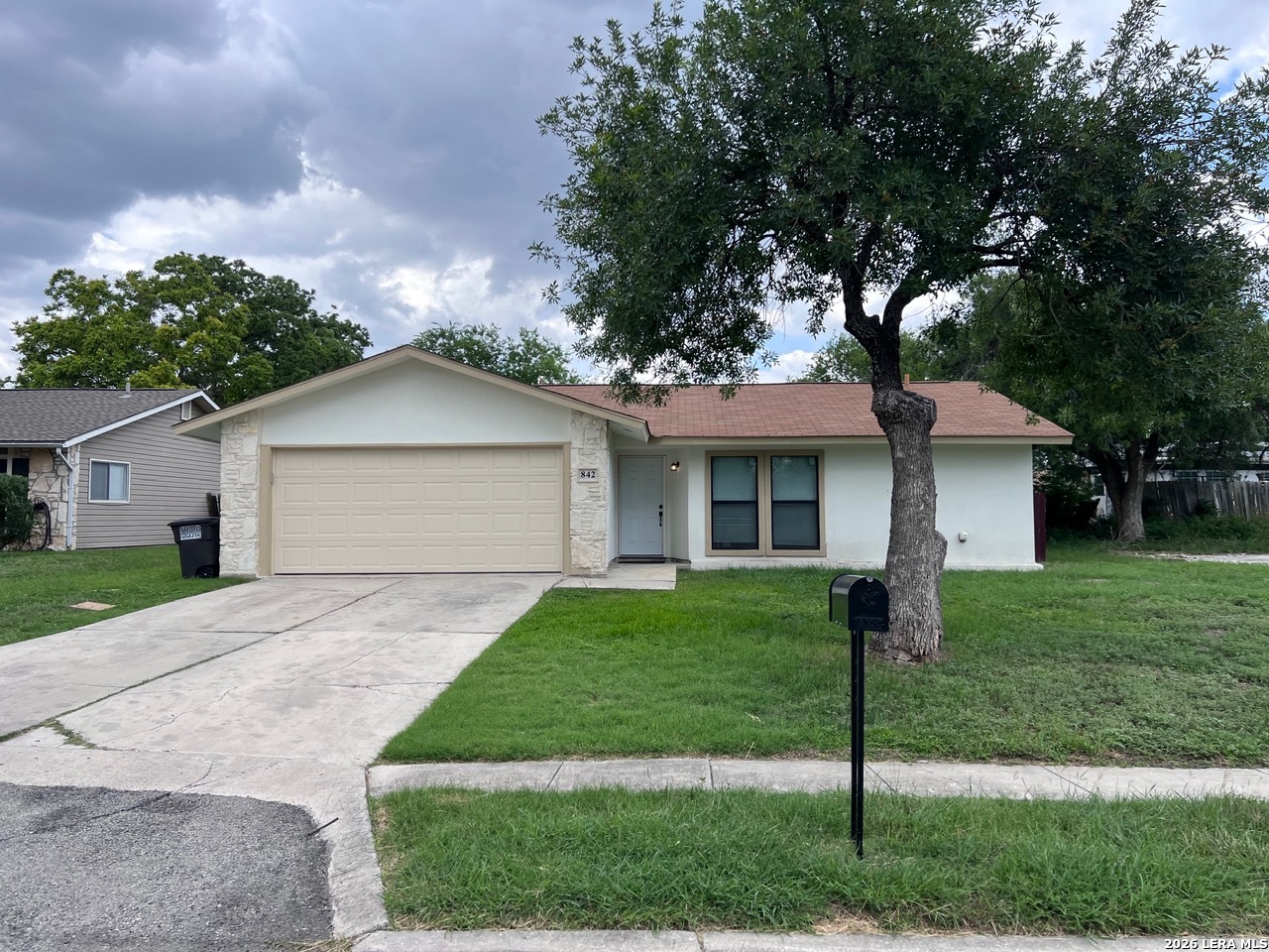 842 Saddlebrook Listing Cover Image