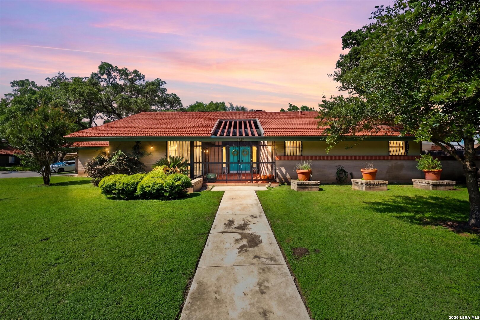 1127 Mount Rainier Dr Listing Cover Image