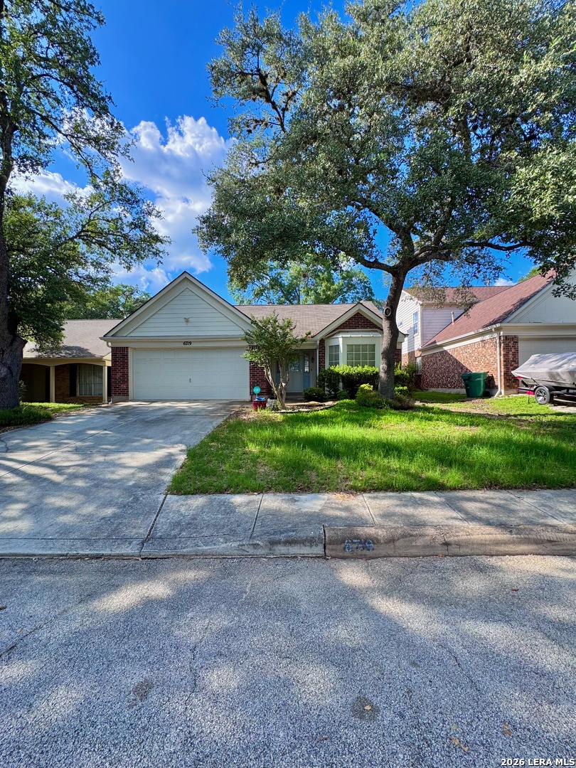 6719 Hinesville Dr Listing Cover Image