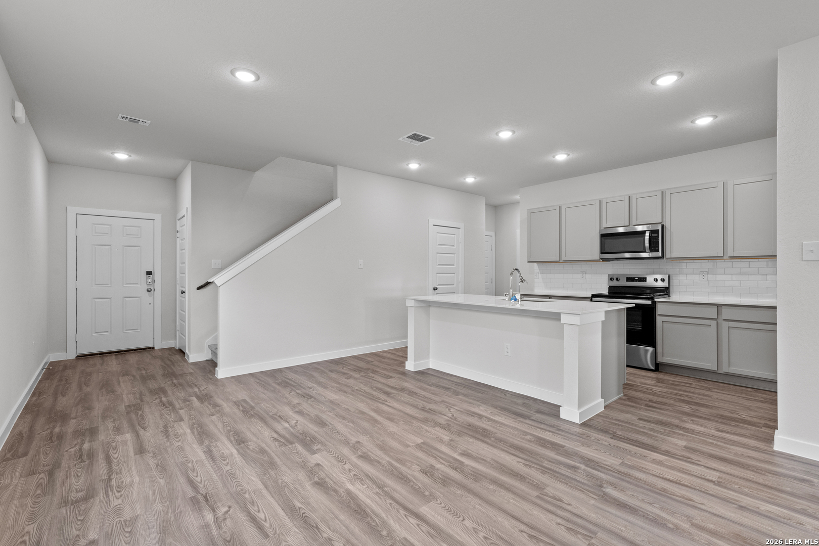 9999 Chavaneaux Lndg, San Antonio, TX 78221