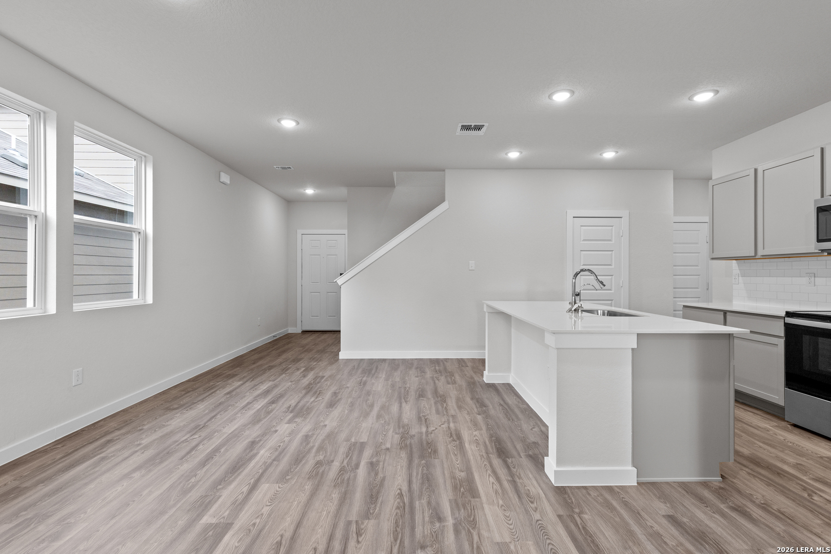 9999 Chavaneaux Lndg, San Antonio, TX 78221