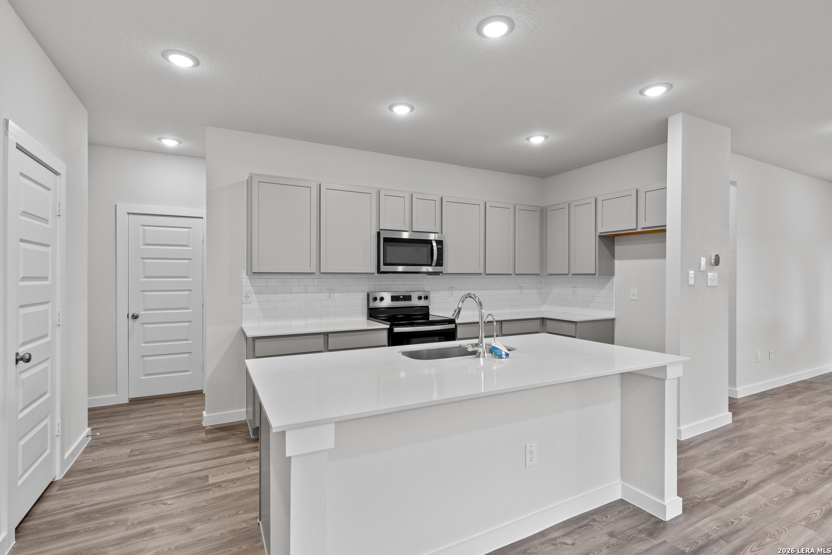 9999 Chavaneaux Lndg, San Antonio, TX 78221