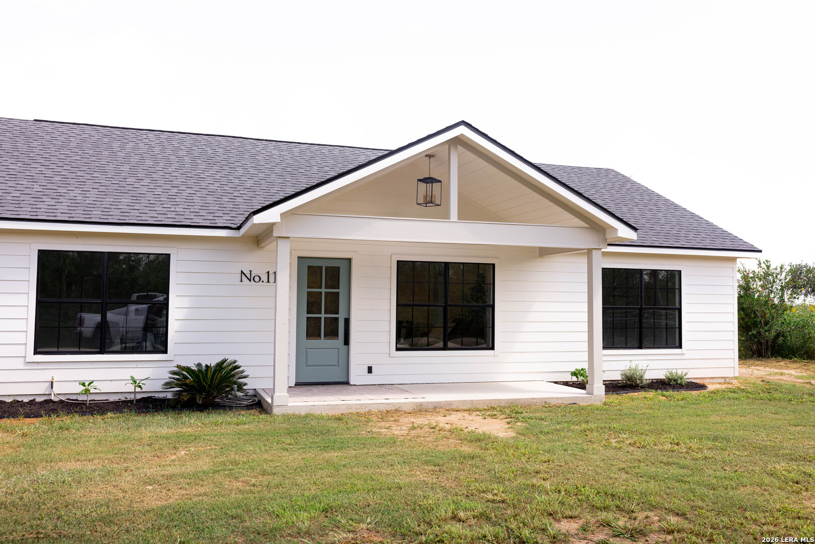 117 CEMETERY RD, Charlotte, TX 78011