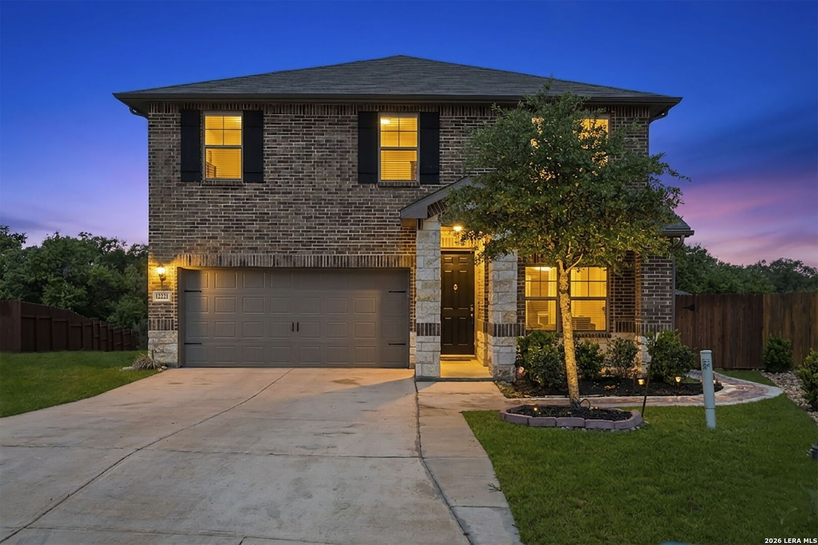 12221 Icon Rdg Listing Cover Image