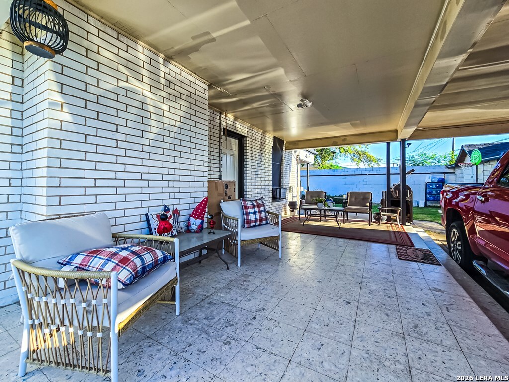 2199 HILLCREST BLVD, photo 6