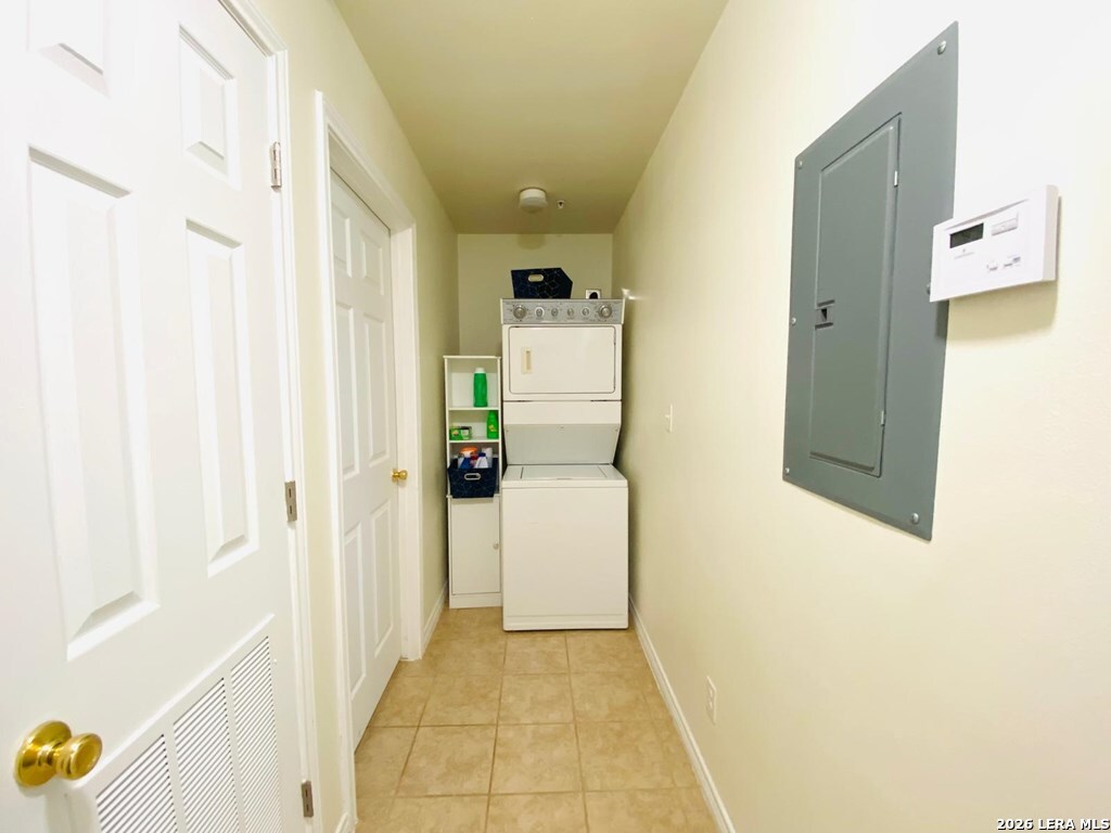2nd image of 391 Riverside Dr Unit #6, Eagle Pass, TX 78852