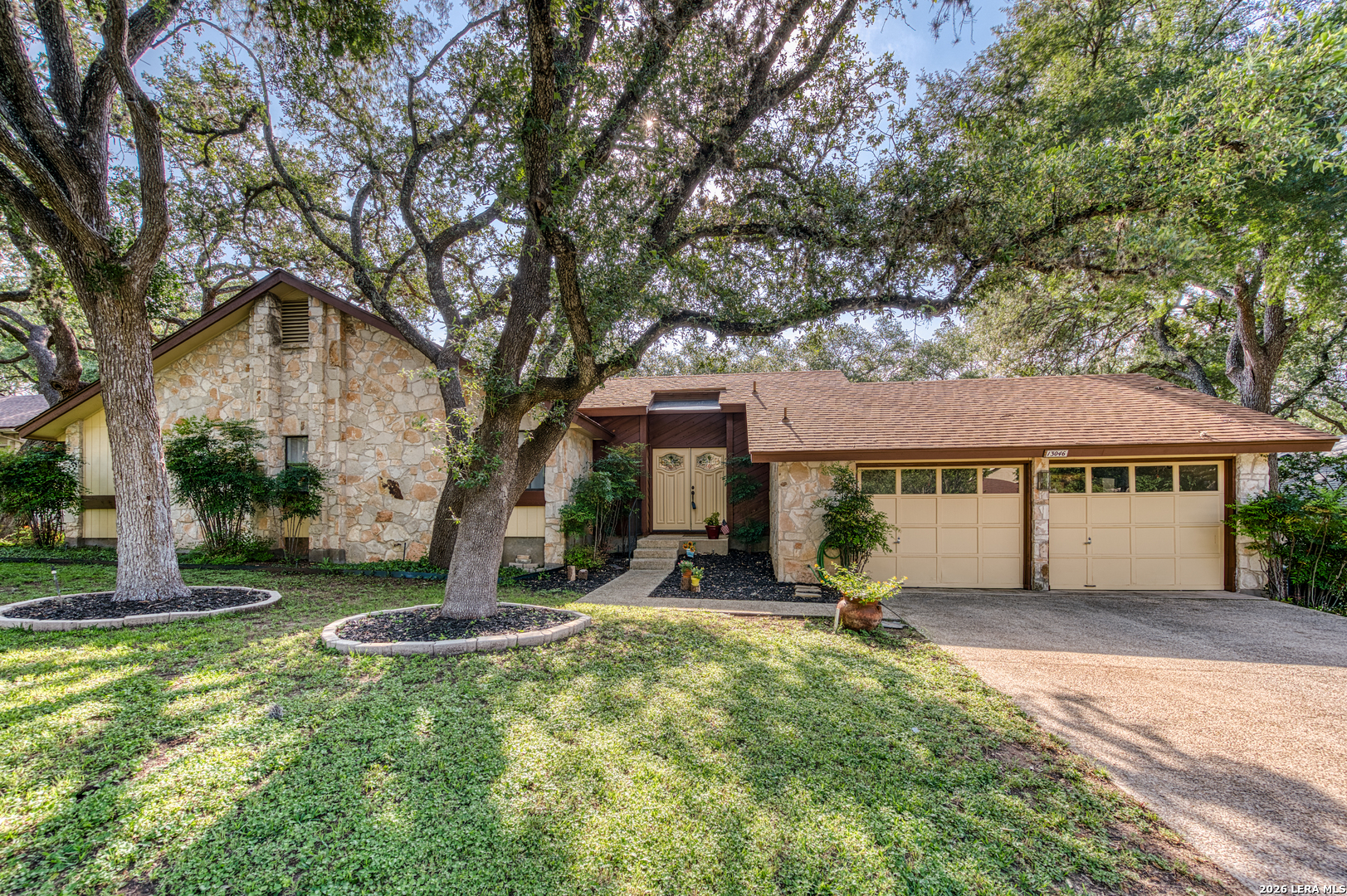 13046 Hunters Breeze Listing Cover Image