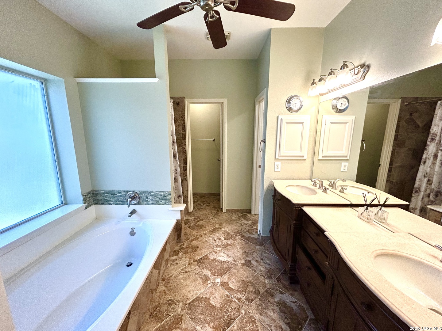 8807 Brae Ridge Drive, San Antonio, TX 78249