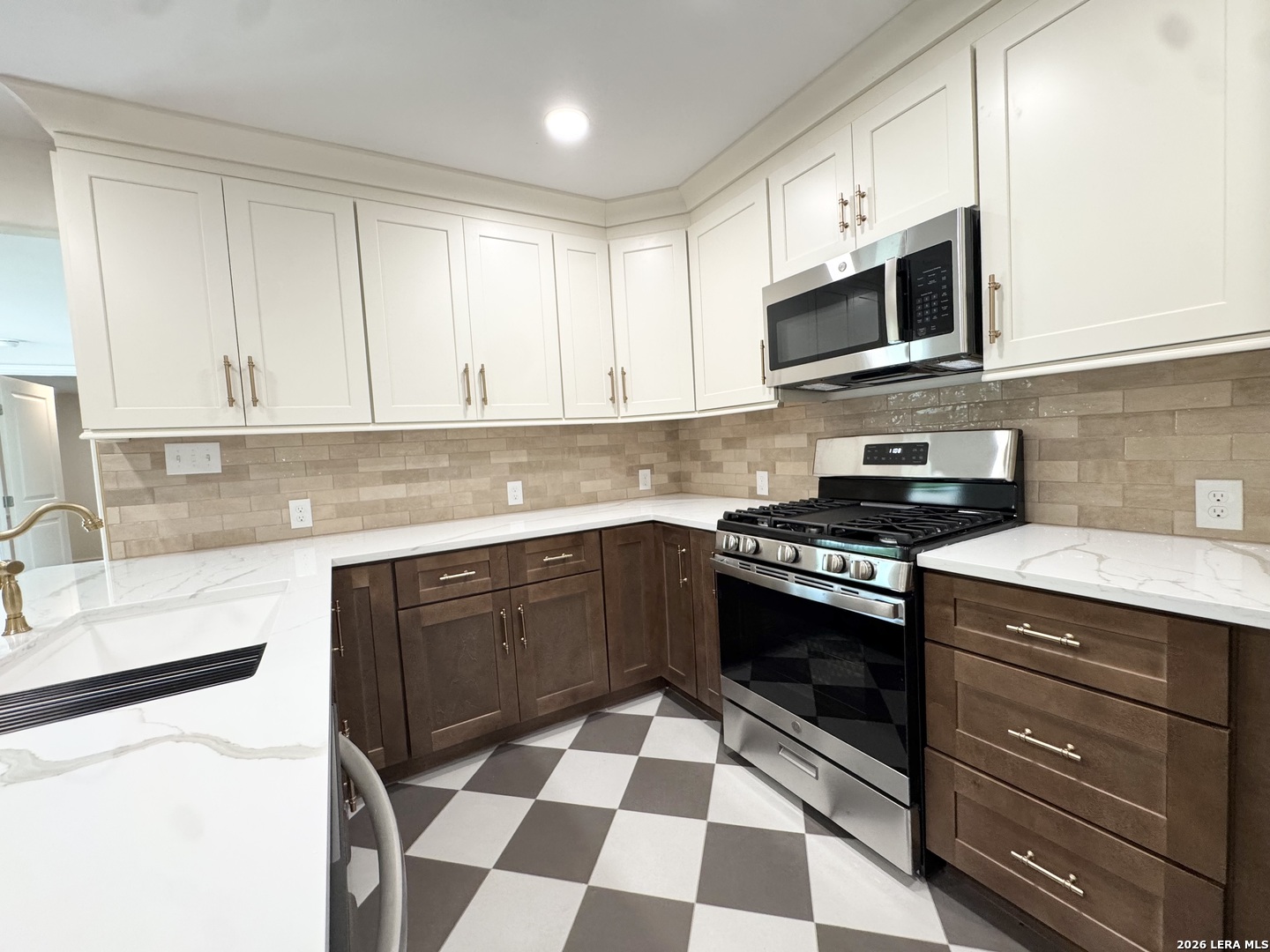 4110 Hunters Gln Listing Cover Image