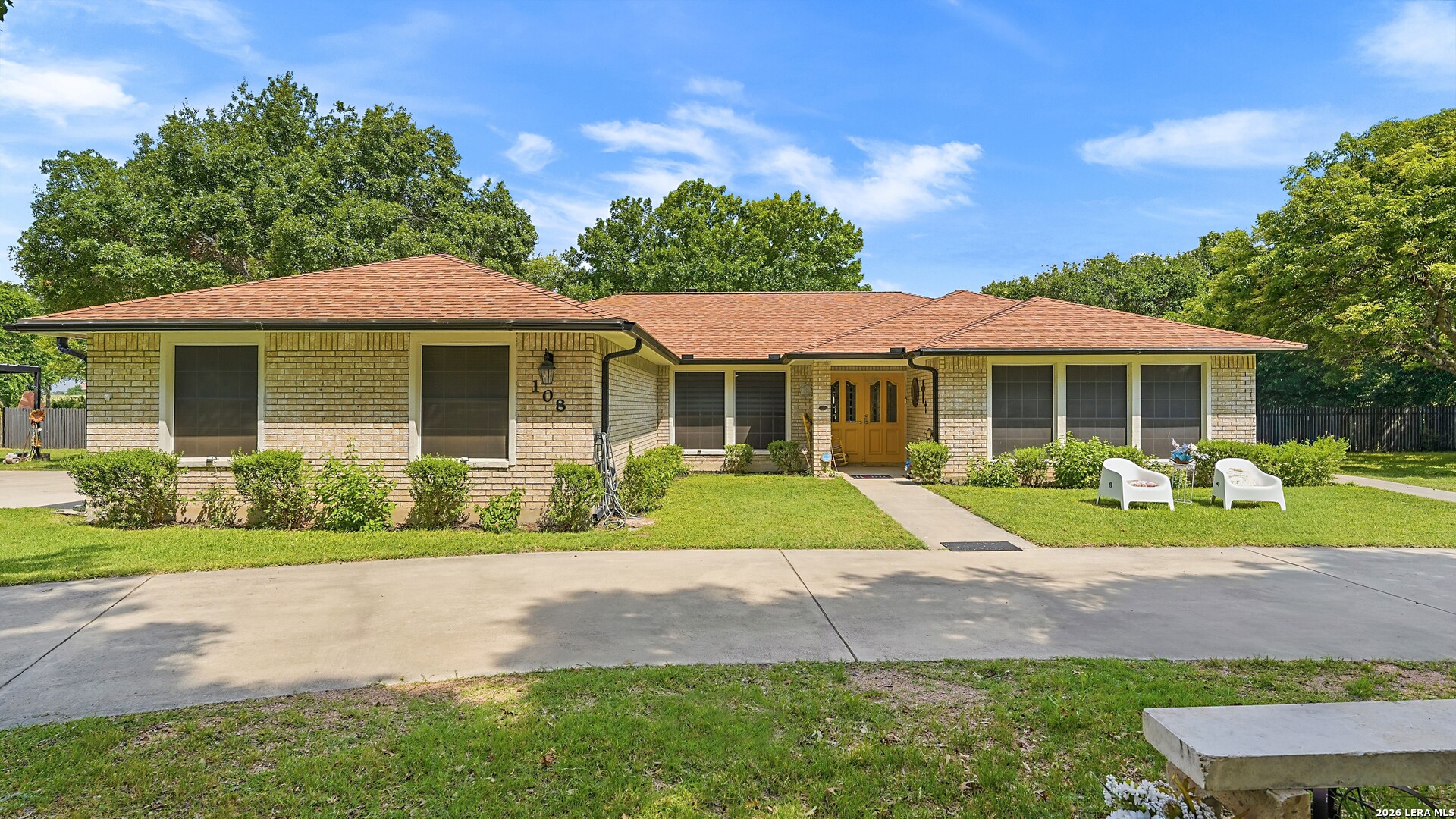 108 Woodlake Dr Listing Cover Image