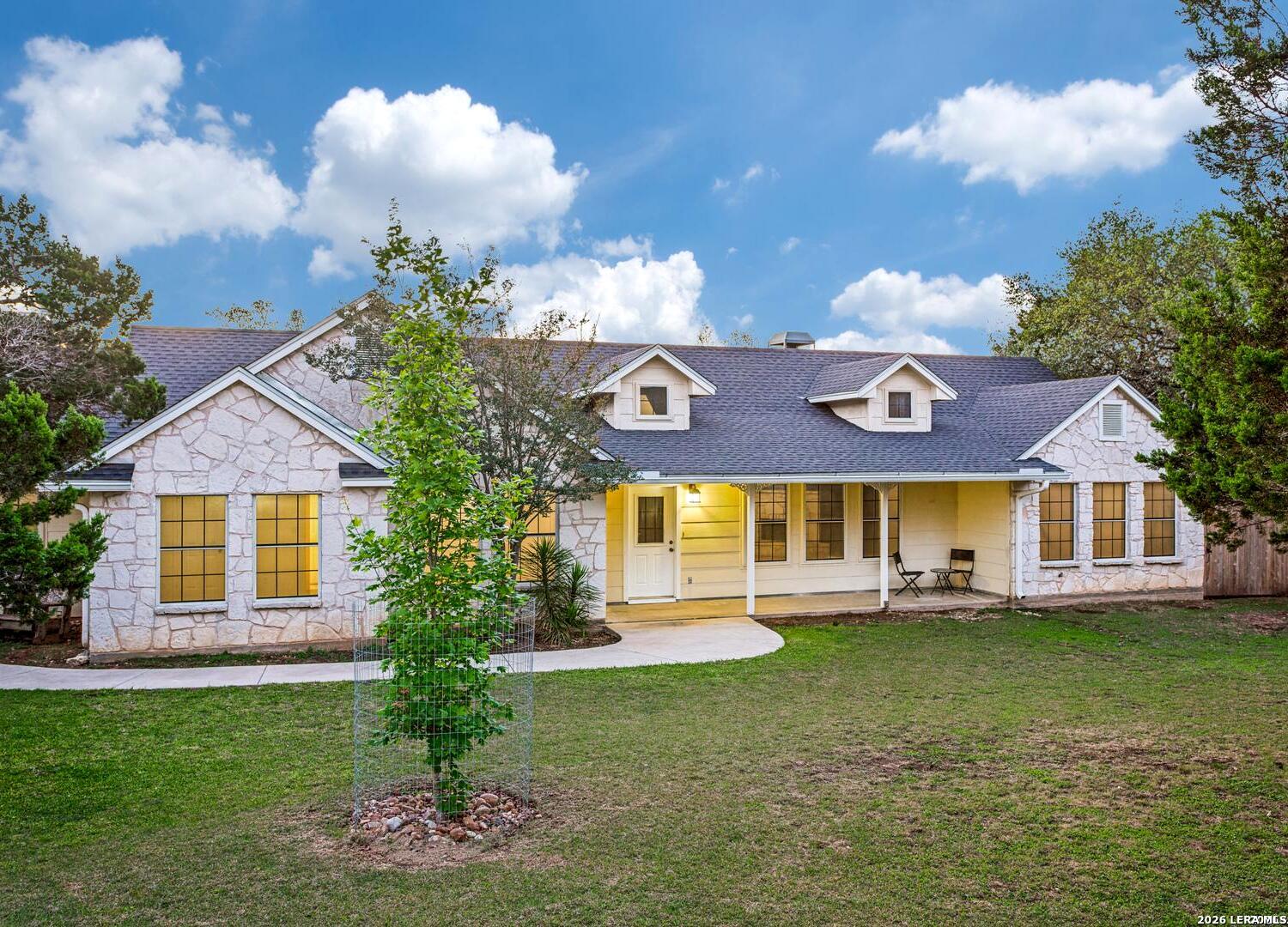 1129 Desert Gold Listing Cover Image