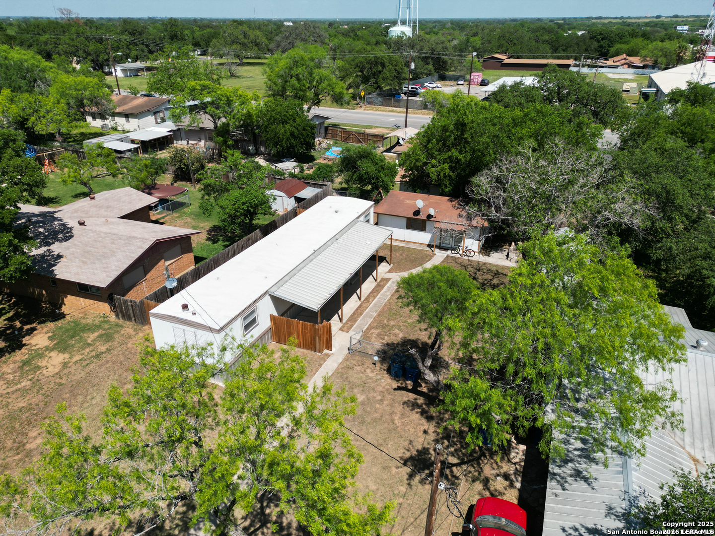 215 Greenlawn Ave Listing Cover Image