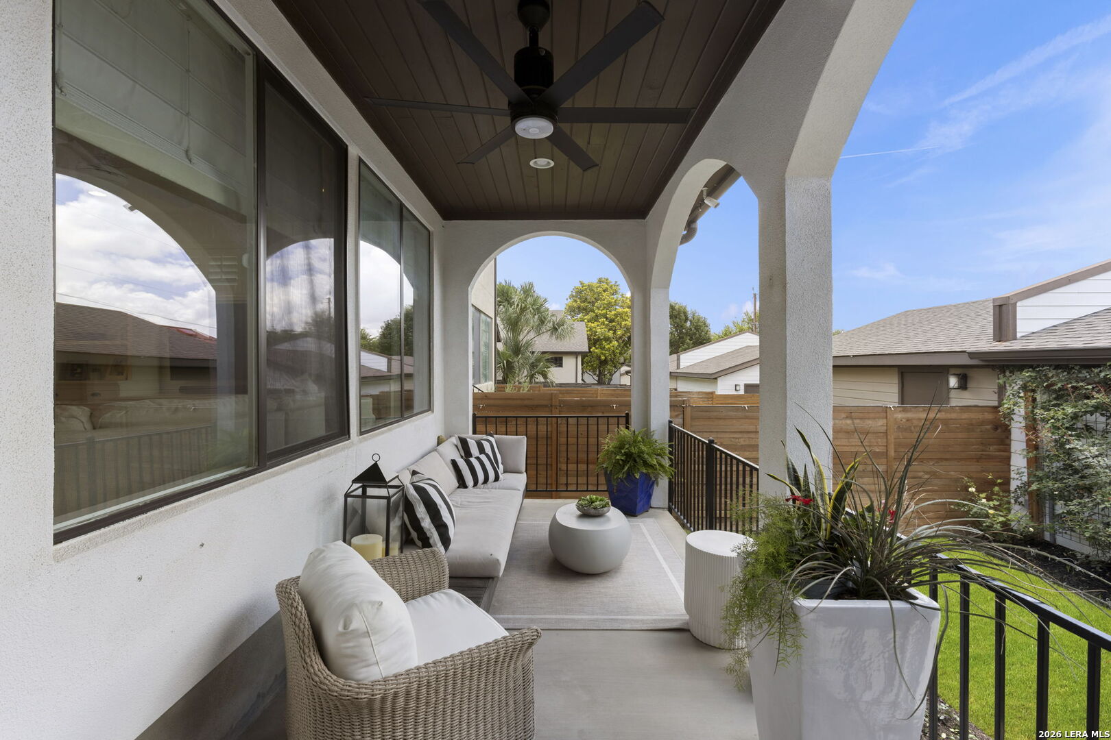334 E Olmos Dr., Olmos Park, TX 78212