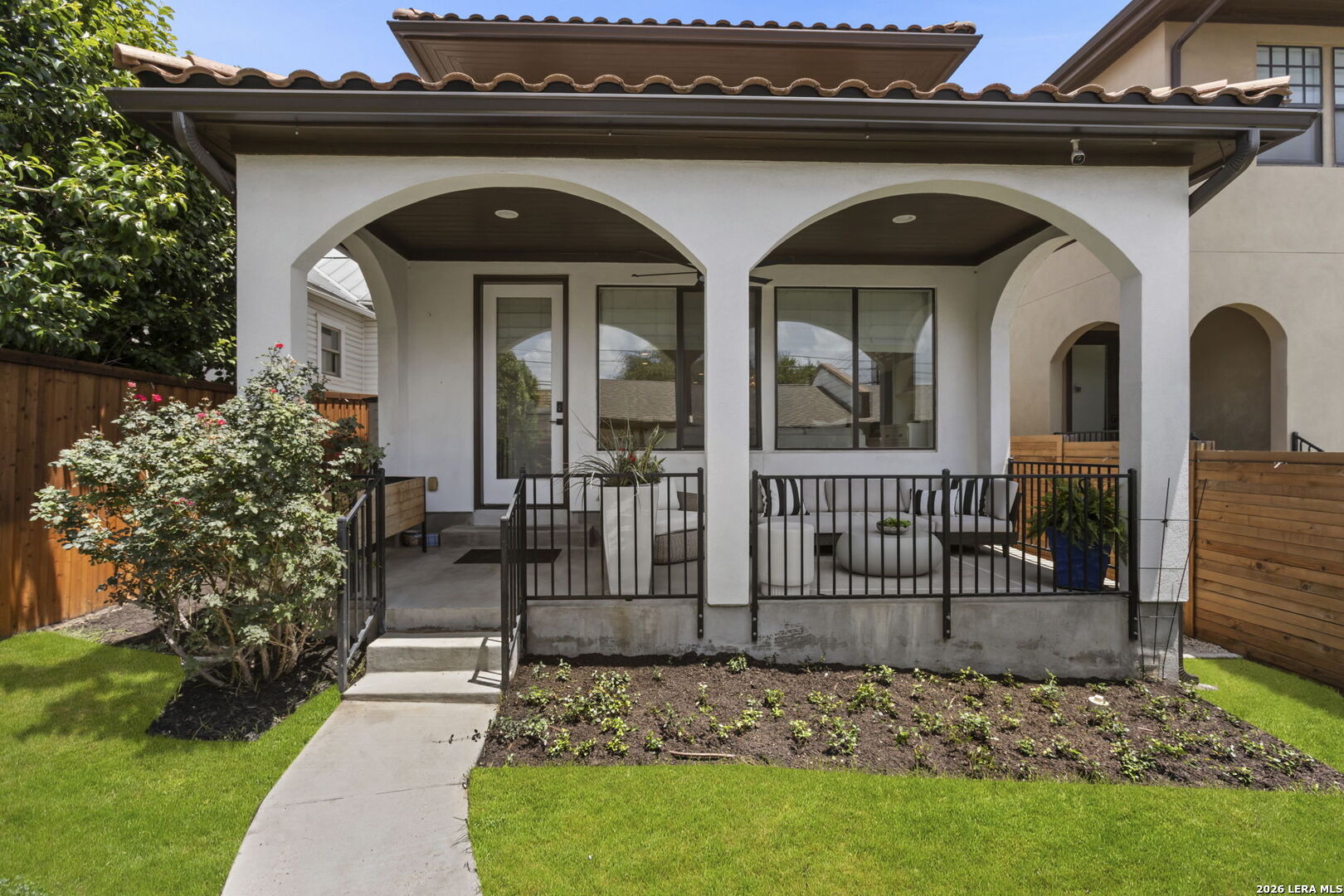 334 E Olmos Dr., Olmos Park, TX 78212