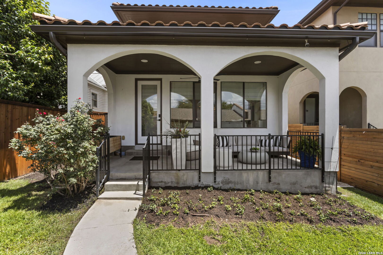 334 E Olmos Dr., Olmos Park, TX 78212