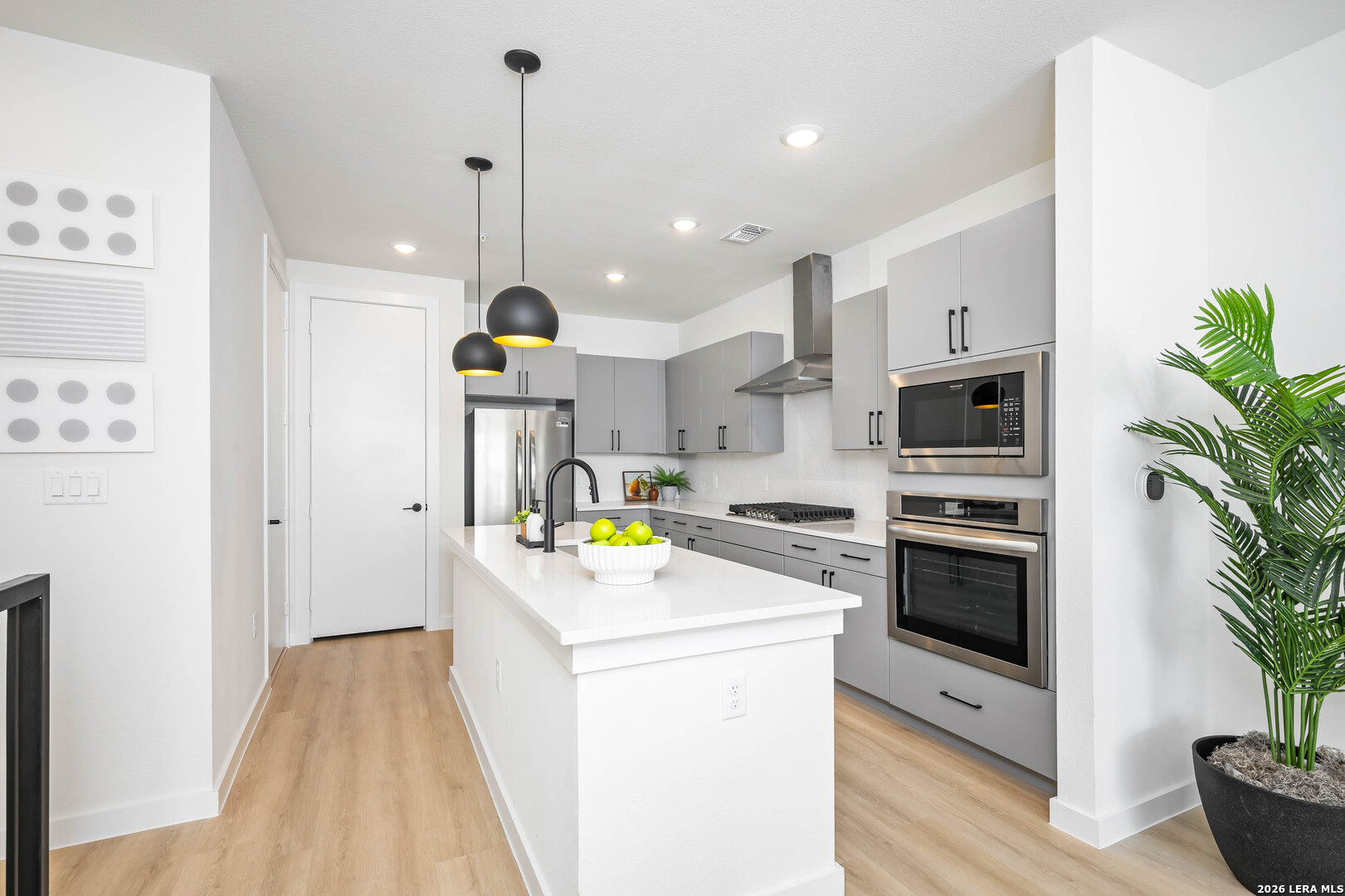 719 E Locust, #2112, San Antonio, TX 78212