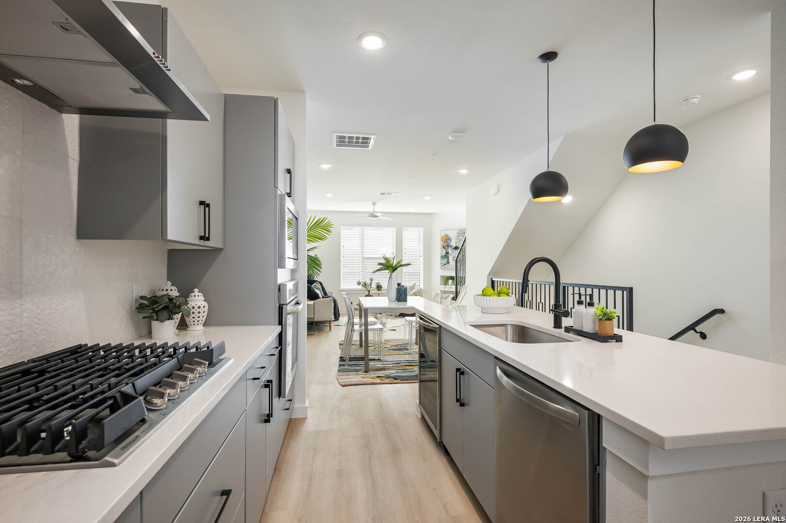 719 E Locust, #2112, San Antonio, TX 78212