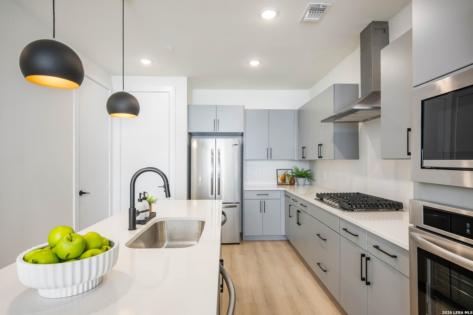 719 E Locust, #2112, San Antonio, TX 78212