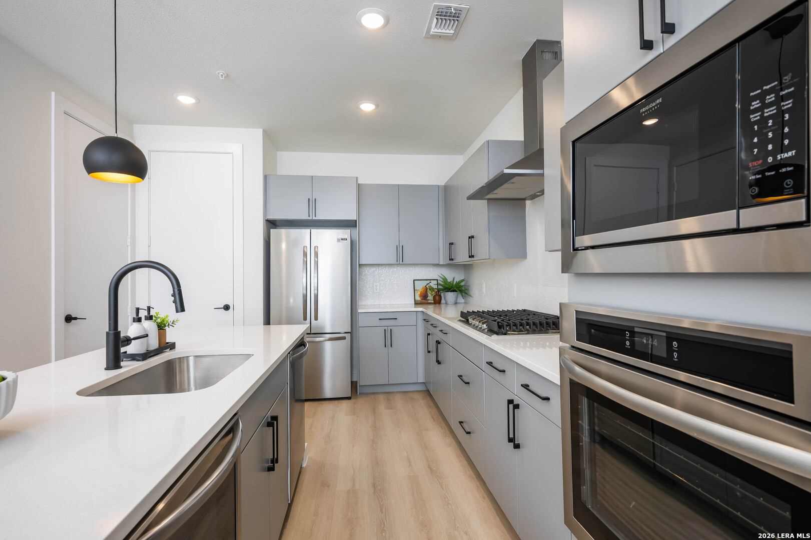 719 E Locust, #2112, San Antonio, TX 78212