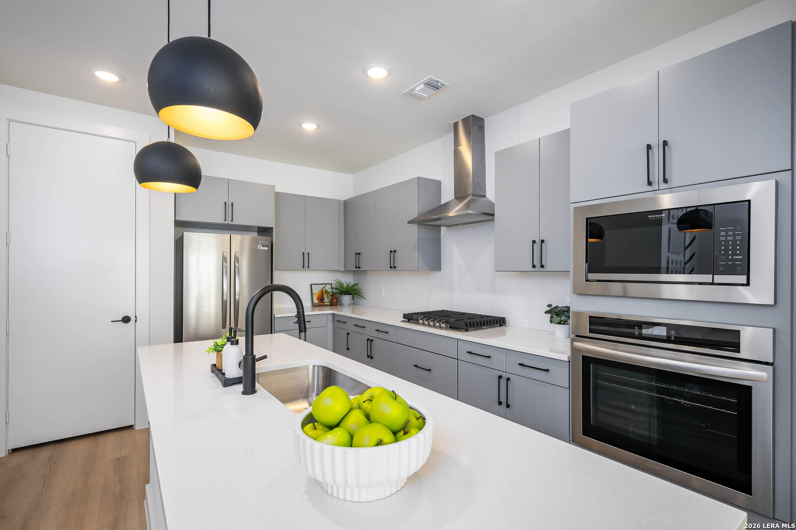 719 E Locust, #2112, San Antonio, TX 78212