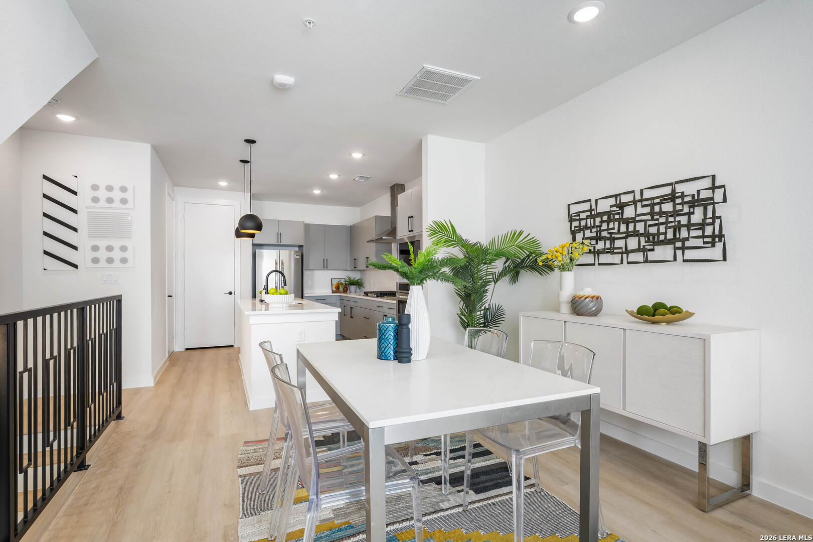 719 E Locust, #2112, San Antonio, TX 78212