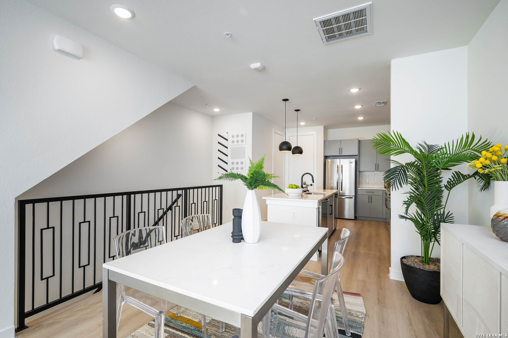 719 E Locust, #2112, San Antonio, TX 78212