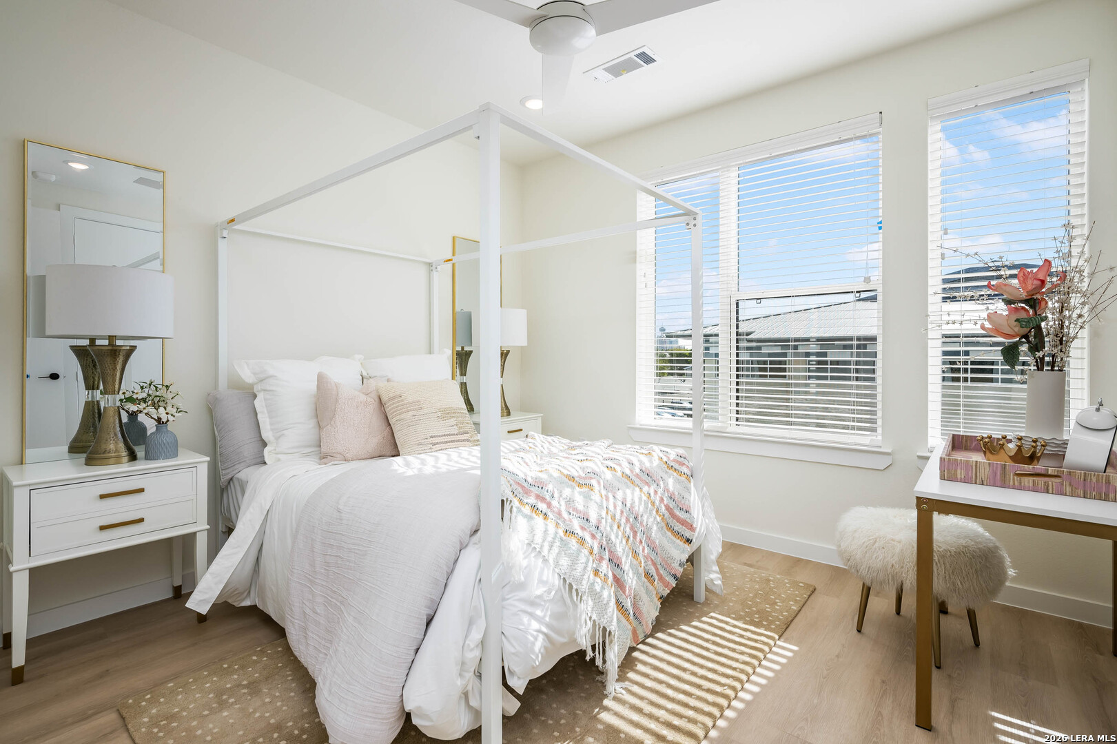 719 E Locust, #2112, San Antonio, TX 78212