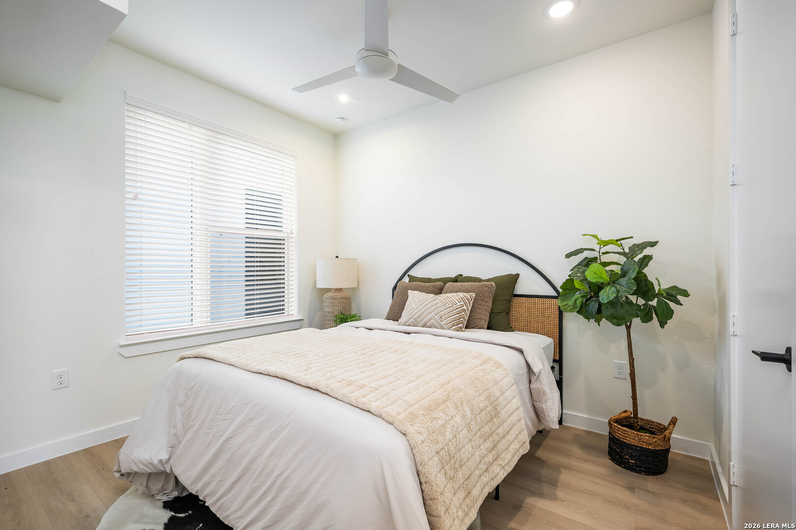 719 E Locust, #2112, San Antonio, TX 78212