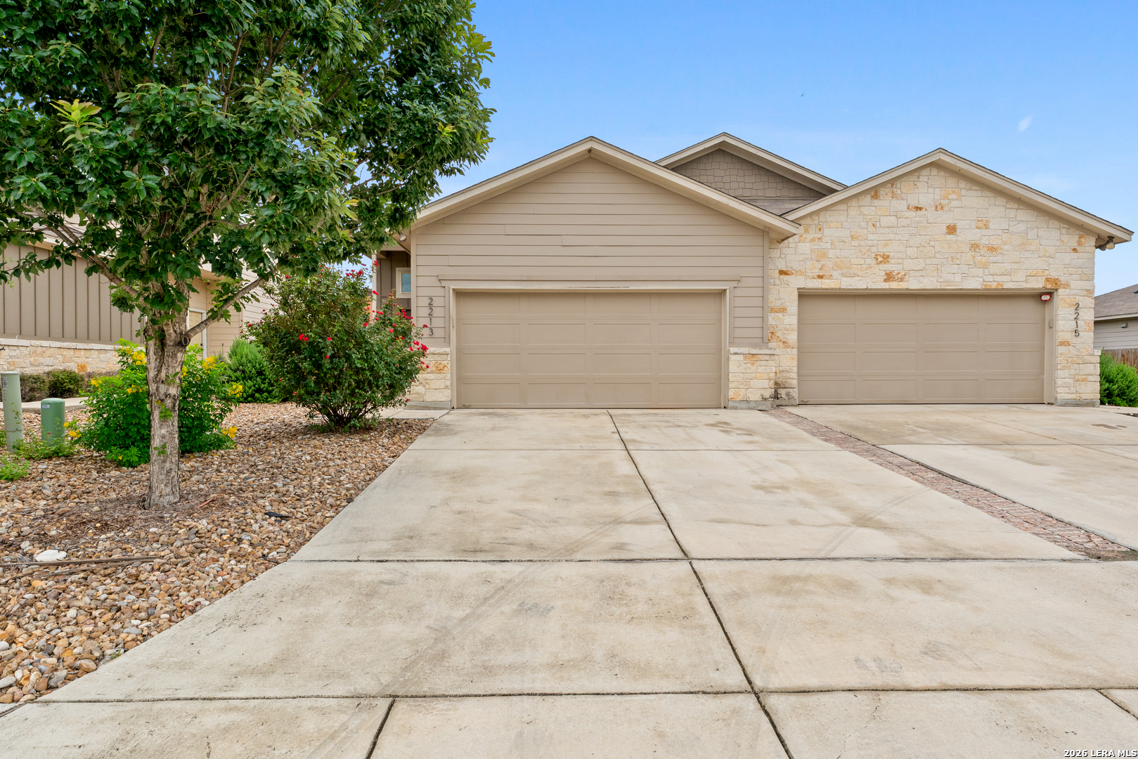 2213-2215 Avery Village Listing Cover Image