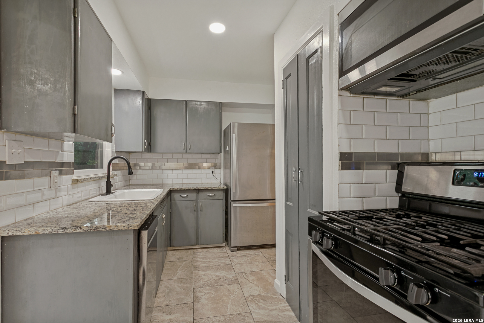 Photo 3 of Single family home for sale at 707 Sumner Dr, San Antonio, TX 78209 | MLS# 1992050 | Listing updated on 2026-09-23